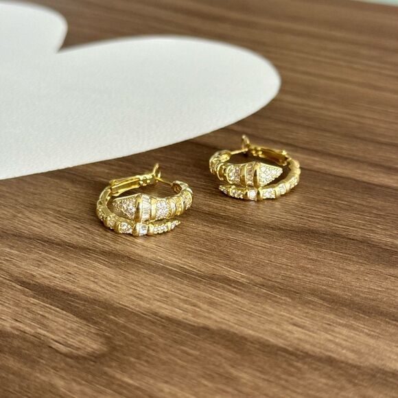 Gold Hoop Earrings Q185 - Picture 3 of 5